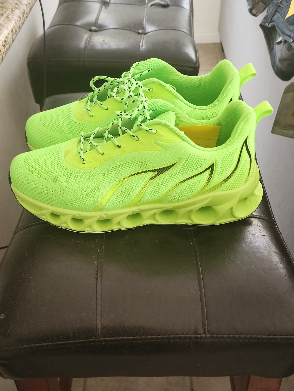 Amazing & Comfortable Neon Green Men's Athletic Running Sneakers
